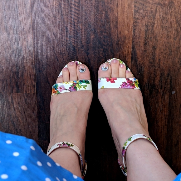 Meet your Posher, Rachael - Picture 3 of 12